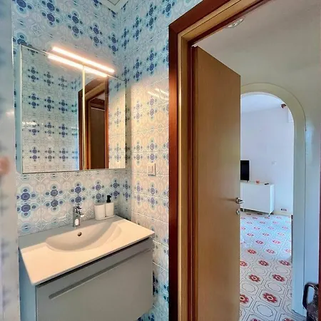 Beach House With Private Garden And Parking